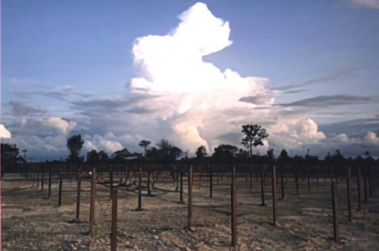 Gel�nde der Wind-Profiler-Station in Biak, Indonesien
